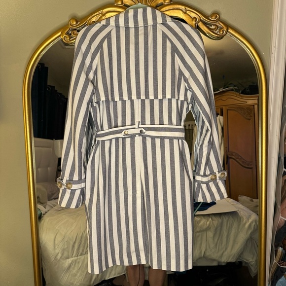 Women’s alter’d state double breasted tie waist trench coat size small. Like new - Picture 3 of 6